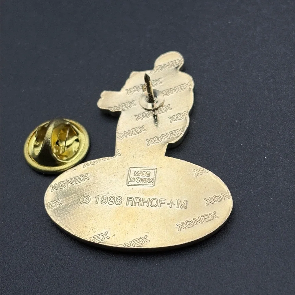 Rock And Roll‎ Hall Of Fame & Museum Cleveland Ohio Lapel Hat Pin